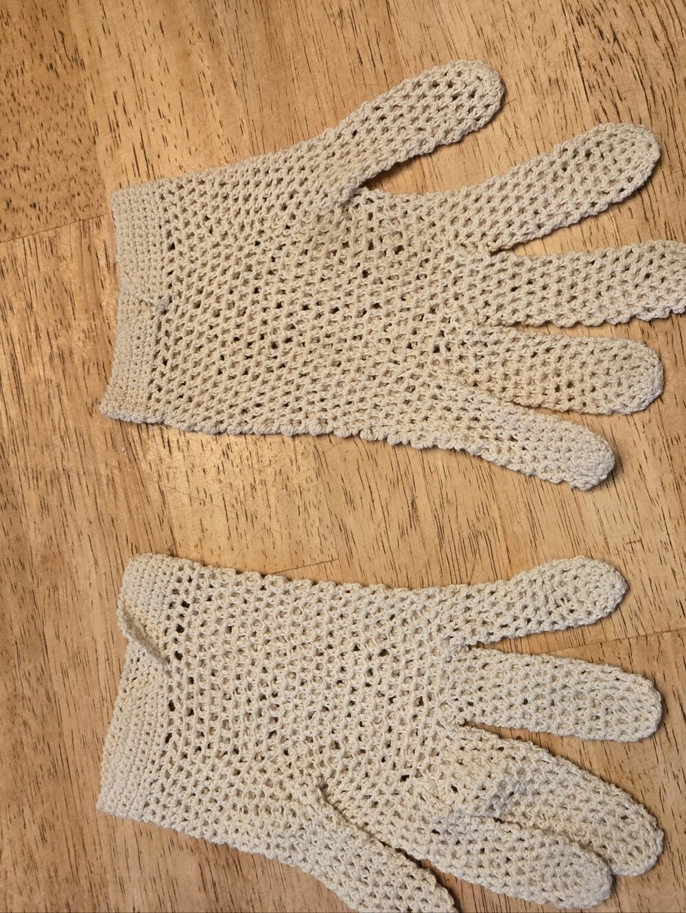 Vintage Handmade by grandma Classic Beige Crochet Knit Gloves -